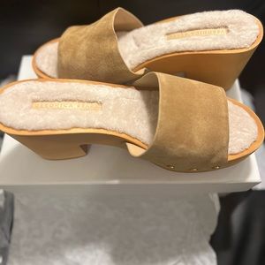 New Veronica Beard Hannalee Sherpa Suede Open Toe Mule Clog with Sherpa